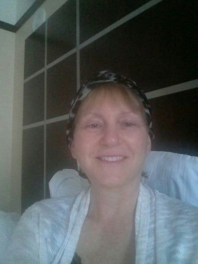 54 tuổi, tạm biệt cổ chảy xệ và thay đổi hẳn cuộc sống nhờ phẫu thuật căng da cổ