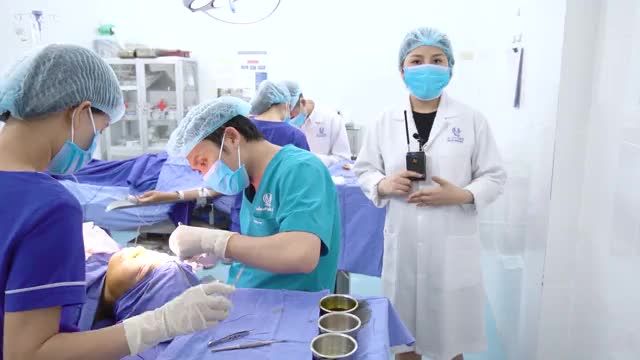 Ngay lúc này tại Phòng Phẫu Thuật của Bác sĩ Vũ Quang: 2 ca Nâng Mũi, 1 ca cắt mí, 1 COMBO cấy mỡ mặt + Cắt mí .
