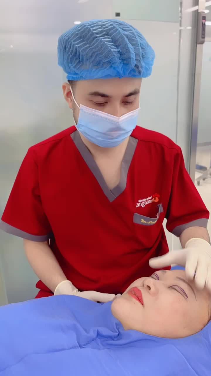 Bác sĩ Kangnam phân tích phẫu thuật cắt mí trên sửa lại - mở góc mắt trong cho KH U60