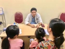 Cảnh báo: Ho khan kéo dài chữa mãi không khỏi, đi khám phát hiện bị trào ngược dạ dày – thực quản - Bệnh viện Việt Đức