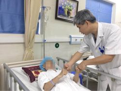Loại bỏ khối u màng não khổng lồ cho bệnh nhân bằng hệ thống định vị hiện đại và dao mổ siêu âm - Bệnh viện Việt Đức