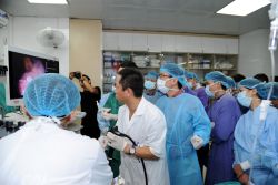Cắt tách niêm mạc qua nội soi cho bệnh nhân có khối u lớn ở dạ dày - Bệnh viện Việt Đức