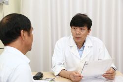 Hơn một nửa dân số mắc bệnh trĩ - Bệnh viện Việt Đức