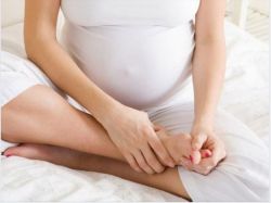 Cách giảm thiểu phù chân khi mang thai những tháng cuối thai kỳ