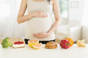 Có nên ăn kiêng khi đang mang thai?