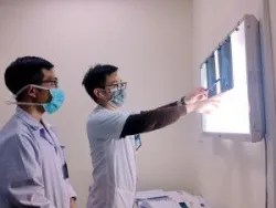 Liên tiếp các trường hợp chấn thương nặng do pháo tự chế phát nổ - Bệnh viện Việt Đức