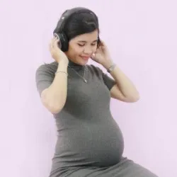 Mẹ bầu nghe nhạc: có nên áp tai nghe nhạc lên bụng? - Bệnh viện Từ Dũ
