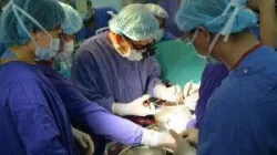 Cứu bệnh nhân vỡ tim, tính mạng chỉ được tính bằng giây - Bệnh viện Việt Đức