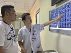 Mù hẳn 1 bên Mắt do 10 năm mắc u màng não nhưng không phát hiện - Bệnh viện Việt Đức