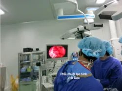 Vỡ sàn hốc mắt, người phụ nữ đầu tiên tại VN được nội soi tái tạo hoàn toàn qua đường miệng - Bệnh viện Việt Đức