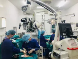 Quấn tóc vào máy làm sắt, nữ công nhân bị lột toàn bộ da đầu - Bệnh viện Việt Đức