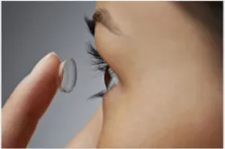 Hướng dẫn cách lắp kính Ortho K đơn giản tại nhà