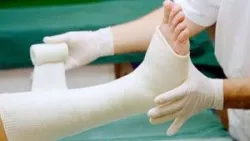 Hướng dẫn chăm sóc trẻ bó bột tại nhà - Bệnh viện nhi Trung Ương