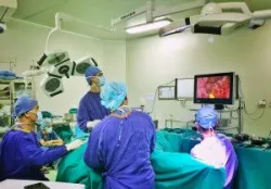Sau 2h phẫu thuật, thiếu nữ Hà Nội có vòng 1 “phẳng hơn nam giới” trở nên tràn đầy - Bệnh viện Việt Đức