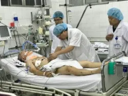 Vụ tai nạn 13 người chết ở Lai Châu: Chuyển 3 nạn nhân về Hà Nội chữa trị - Bệnh viện Việt Đức