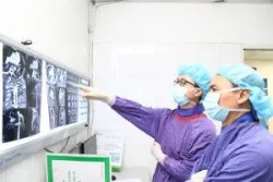 Cứu người đàn ông bất ngờ ho ra máu ồ ạt - Bệnh viện Việt Đức