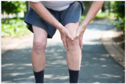 KHỚP KÊU RĂNG RẮC KHI VẬN ĐỘNG, NGUYÊN NHÂN DO ĐÂU?