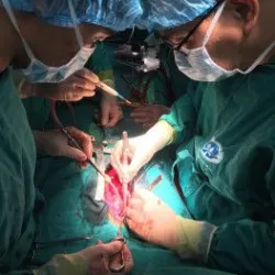 Ca bệnh hiếm gặp trong Y văn thế giới: Cứu bệnh nhân vỡ phế quản, người căng phồng như quả bóng - Bệnh viện Việt Đức