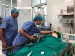 Vợ người hiến tạng: “Nhà em không còn sống, nhưng cơ thể anh ấy vẫn tồn tại…” - Bệnh viện Việt Đức