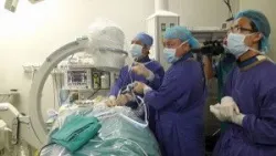 Lần đầu tiên điều trị nội soi thành công ca thoát vị đĩa đệm đốt sống cổ - Bệnh viện Việt Đức
