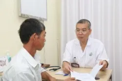 Đau thắt ngực – Triệu chứng điển hình của căn bệnh nguy hiểm động mạch vành - Bệnh viện Việt Đức