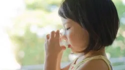 Uống oresol không đúng cách có thể gây biến chứng thần kinh nguy hiểm - Bệnh viện nhi Trung Ương