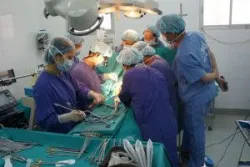 Bệnh viện Việt Đức lập kỷ lục mới về lấy và ghép mô/tạng từ một người cho chết não