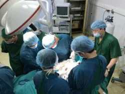Kỳ tích cứu sống cô giáo bị ô tô đè qua người - Bệnh viện Việt Đức