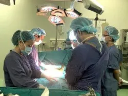 Chỉ mong con thơ, vợ dại còn thấy sự hiện hữu của chồng - Bệnh viện Việt Đức