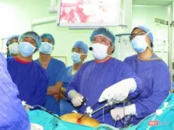 Bài 2: Làm gì để “giữ chân” bệnh nhân người nước ngoài? - Bệnh viện Việt Đức