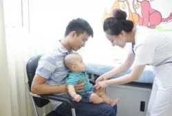 Vắc-xin Hib có an toàn và có thể tiêm cùng các loại vắc-xin khác?
