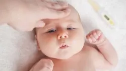 Đừng trì hoãn tiêm vắc xin cho trẻ sinh non