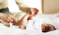 Có nên dùng kem dưỡng ẩm cho trẻ sơ sinh?