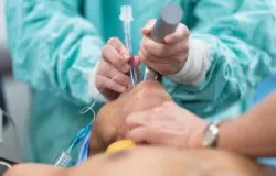 U nang dây thanh: Nguyên nhân, triệu chứng và cách điều trị