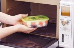 Lò vi sóng có làm thực phẩm của chúng ta kém lành mạnh không?