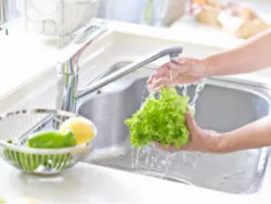 Bệnh do thực phẩm đặc biệt nguy hiểm cho những người dễ bị tổn thương