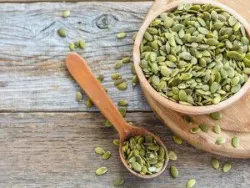 Ăn hạt bí có tác dụng gì? Có bị ho không?