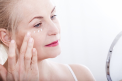 Chăm Sóc Da Cho Người Cao Tuổi 