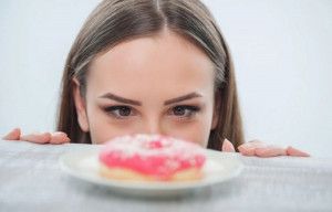 10 cách để tránh cảm giác thèm ngọt và đồ ăn không lành mạnh