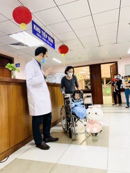 Việt Nam có ca tử vong đầu tiên sau khi tiêm vắc-xin COVID-19