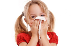 Trẻ bị viêm phổi nên kiêng ăn gì?