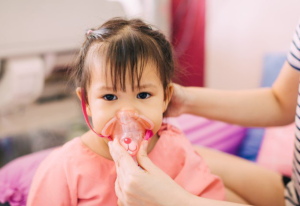 Trẻ bị viêm phổi nên kiêng ăn gì?