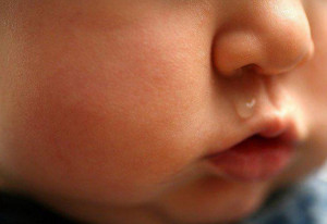 Cách giúp trẻ giảm ho sổ mũi không cần dùng thuốc