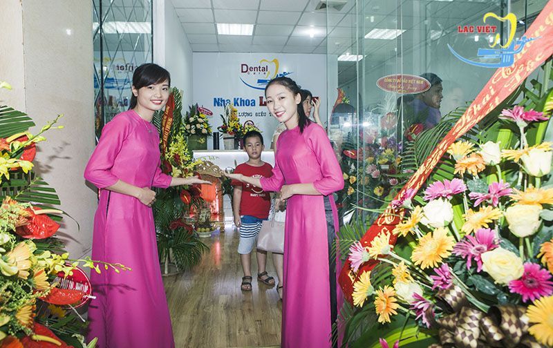 Đội ngũ nhân sự lạc việt 2017 04