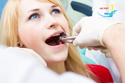 Những nguyên nhân gây hôi miệng sau khi nhổ răng khôn là gì?
