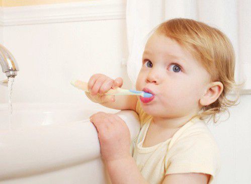 Tại sao bé chậm mọc răng ?
