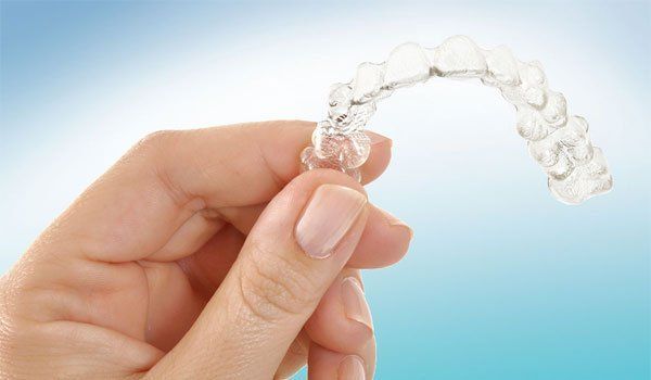 Niềng Răng Không Mắc Cài Invisalign