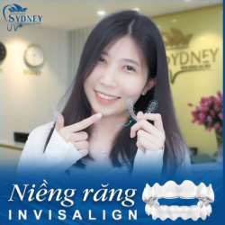 INVISALIGN NỤ CƯỜI TỰ TIN KHÔNG LỘ NGAY CẢ KHI ĐEO NIỀNG.