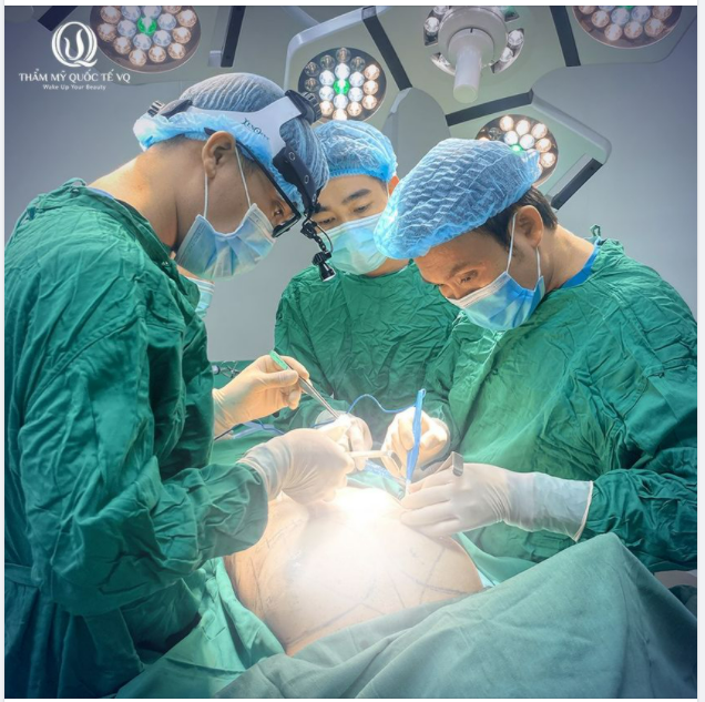 Tăng ca để Tăng size cho chị em Ca Nâng cấp vòng 1 của Dr Vũ Quang và ekip lúc 20h15p.