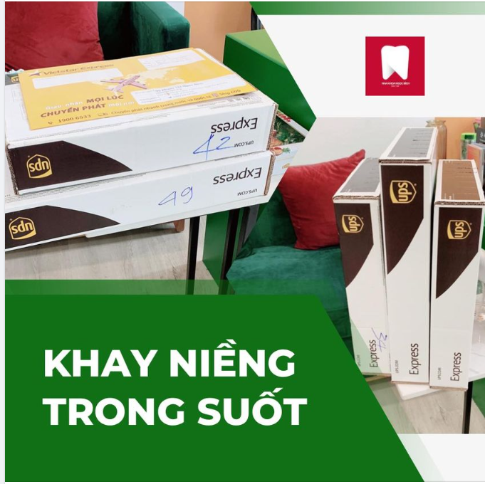 KHAY NIỀNG TRONG SUỐT CỦA KHÁCH HÀNG TẤP NẬP HẠ CÁNH TẠI NHA KHOA NGỌC BÍCH 
